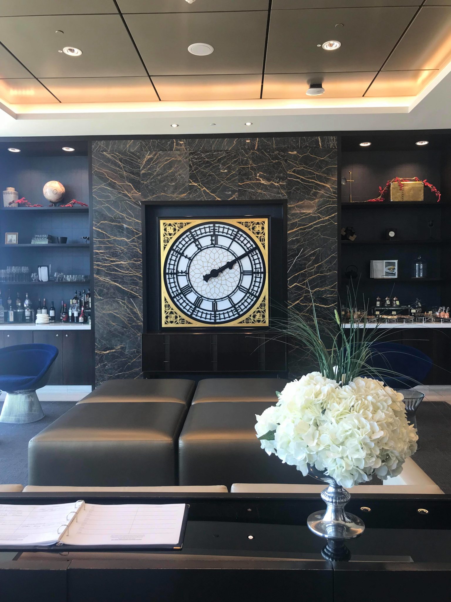 36337869_10155765820087896_3405171856066478080_n united-airlines-first-class-lounge